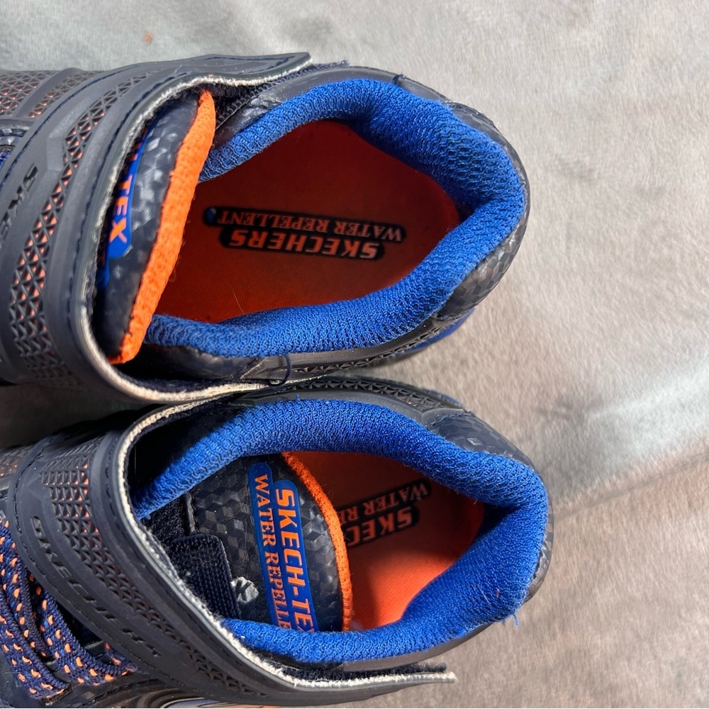 Skechers Water Repellent sneakers for toddler boys size 8 - Picture 3 of 7